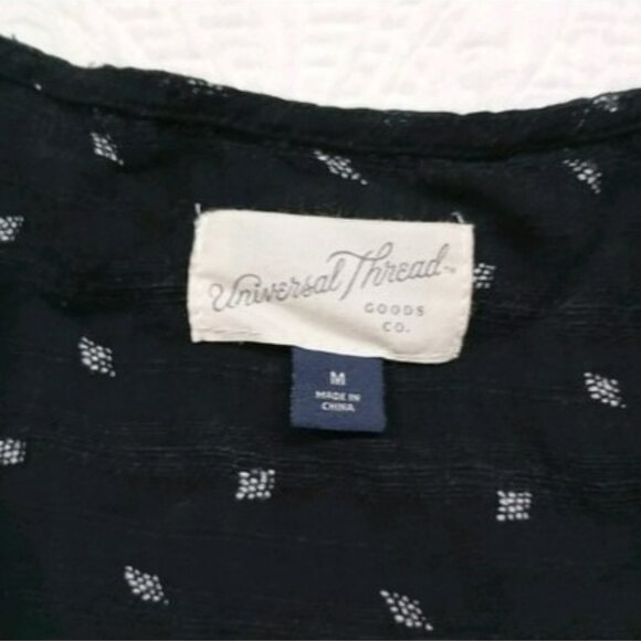 Universal Thread Womens Black Wrap Top With Tie Detail Size M - Picture 2 of 12